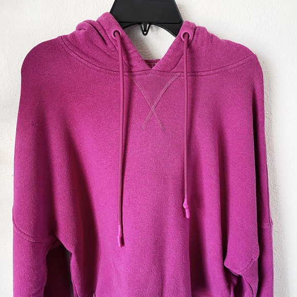 UGG Keira Crop magenta hoodie women’s size small - Picture 3 of 7